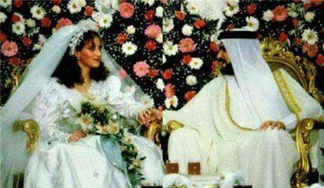 迪拜大王妃，41年不露面，生12个子女，完美诠释：何为金屋藏娇