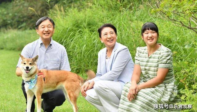 伴随着爱子一起长大的爱犬由莉 是日本德仁天皇家的第四个成员 朋友 因为 年方 伴随着爱子一起长大的爱犬由莉 是日本德仁天皇家的第四个成员 朋友 因为 年方