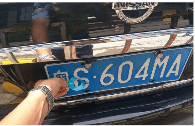 辽jjjjjj车牌走红,女司机信誓旦旦:买车时经销商发的