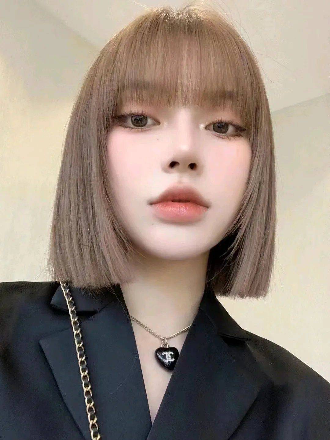 发型新春流行发型17款，好看时尚很心动，每款都想试一试