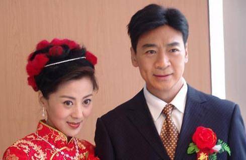 同样是国家一级演员,1人娶小21岁娇妻,1人已离世_寇振海_黄达亮_儿子