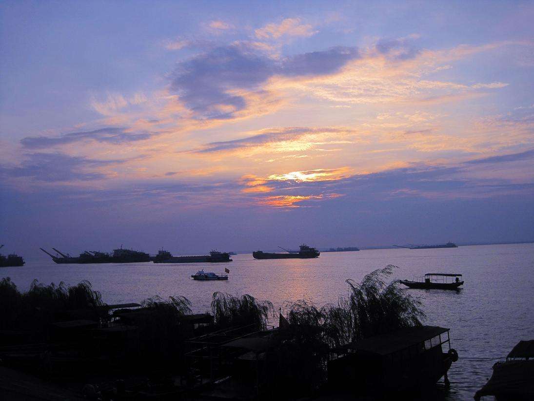 湖南一处是国家级风景名胜区的湖泊,李白为其赋诗