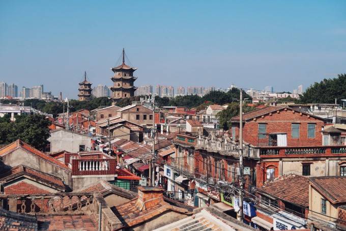从 中国 本土的儒与道,到外来的佛教,明教,景教, 印度 教,伊斯兰教,仲