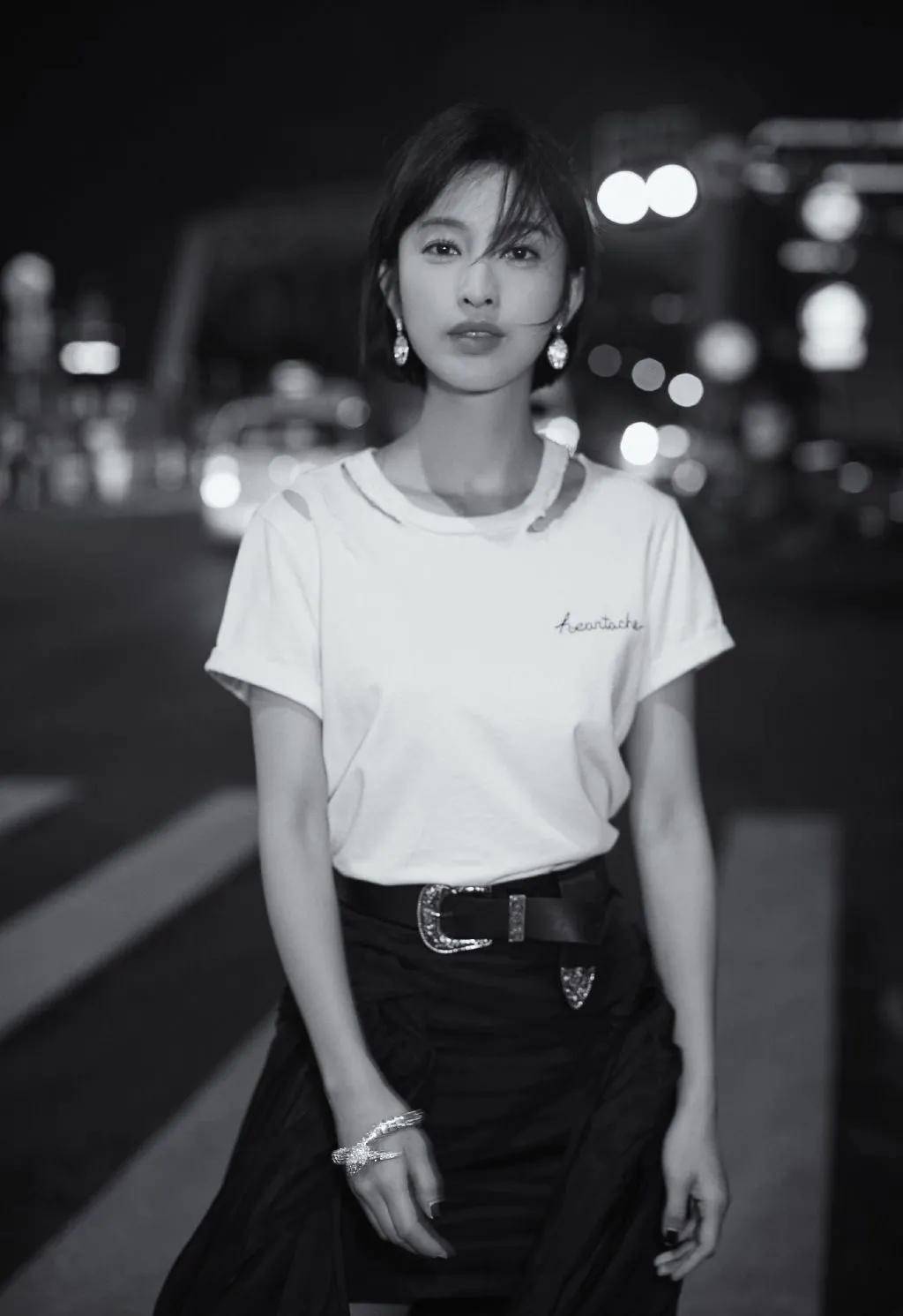 张俪|A4腰大长腿，她和刘亦菲并称“古装四美”却糊了15年：姐姐不红，天理难容！