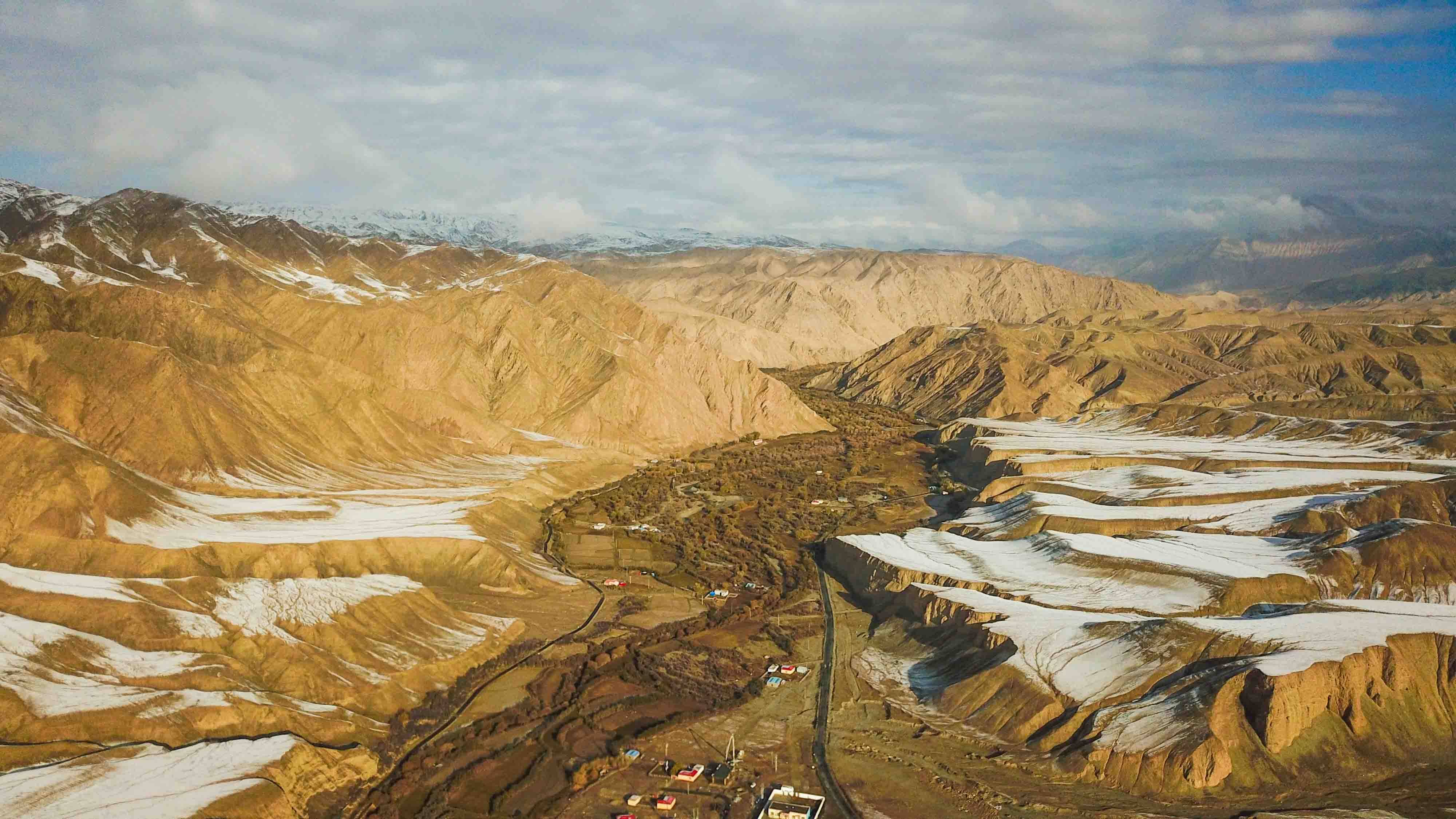 新疆帕米尔高原新晋网红公路，全程639个弯道！你敢来此开车吗？