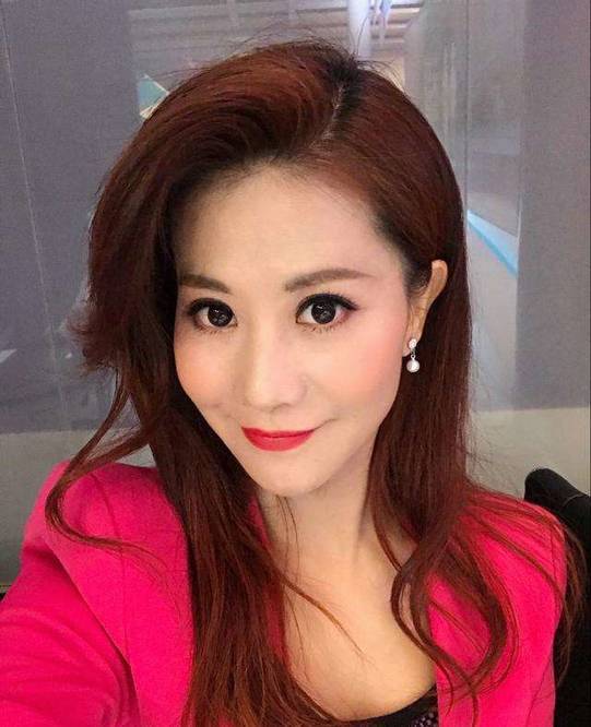 cctv美女主持人陈滢,用陆游七言诗描绘金博洋!