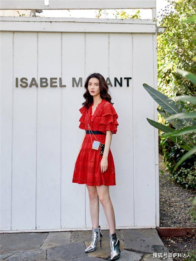 饱和度2021年的流行色别瞎穿，黑黄皮要懂“3要3不要”，这样气质才有救