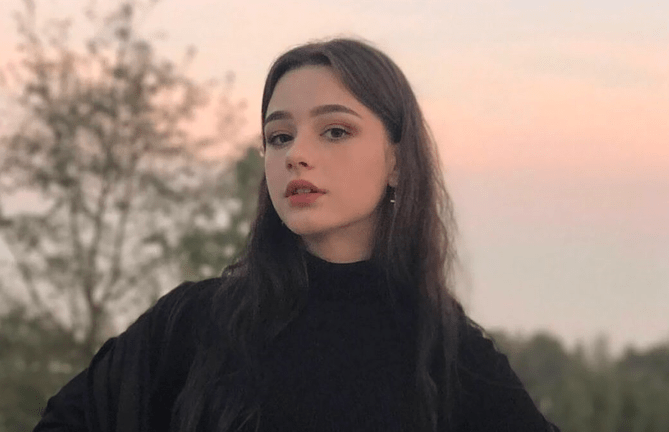 因为|男人对有意思,想要“撩你”,多半会有这些举动,不爱的假装不了