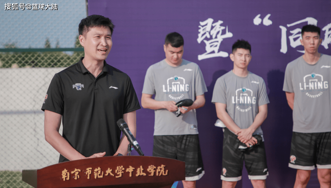 cba明星老总走人,或就此告别中国篮坛_霍楠_球员_主教练