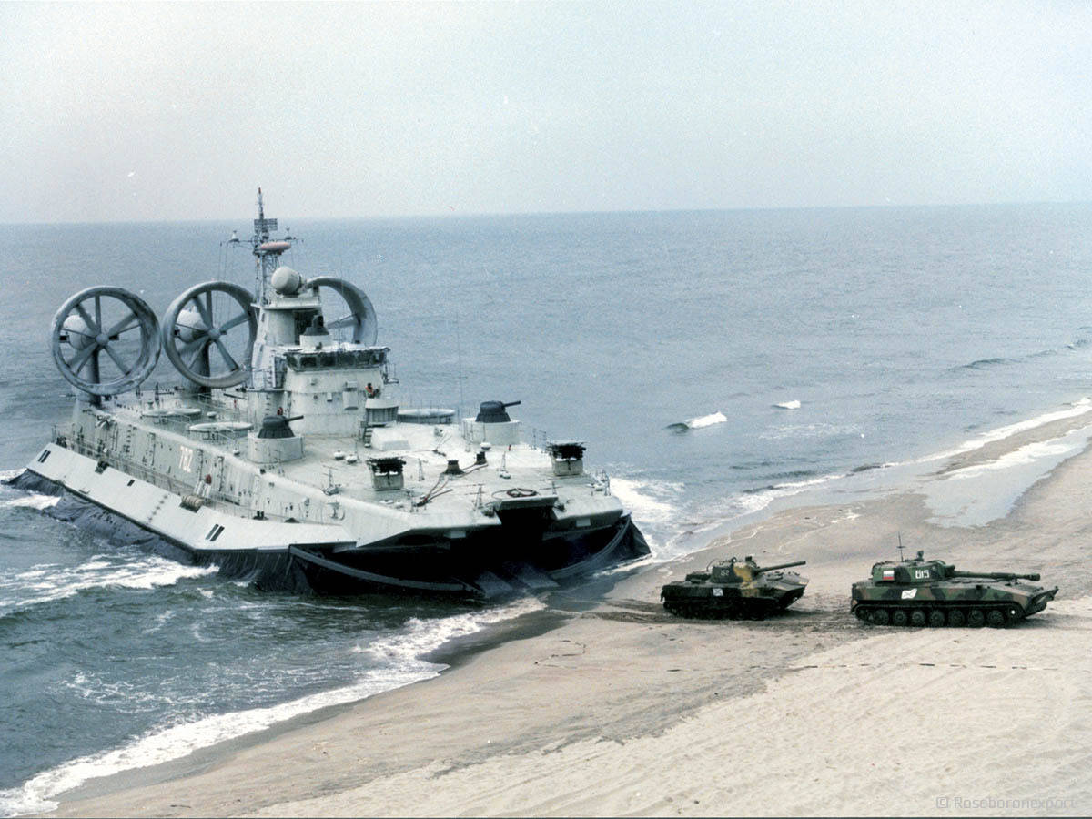 苏联气垫登陆艇图片