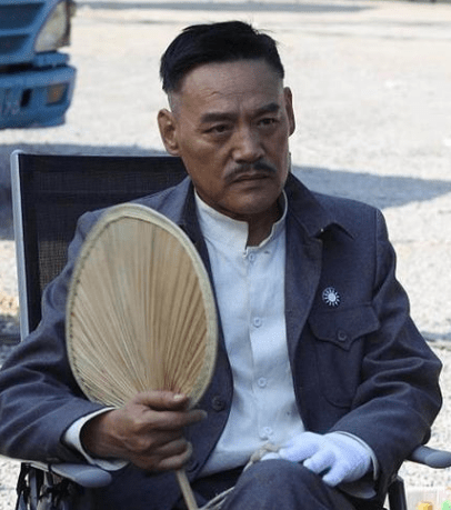 原创他是国家一级演员离婚后与儿子相依为命今儿子成演员帅过爸爸