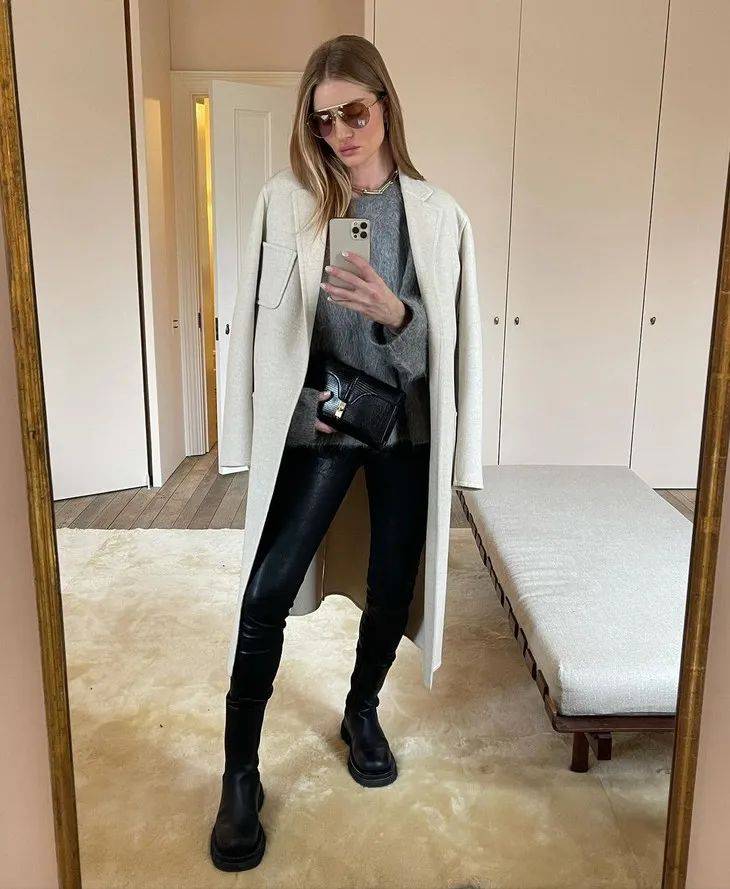 大嫂 下周穿什么 | 大嫂实力演绎，露腿的冬季穿搭都是耍流氓