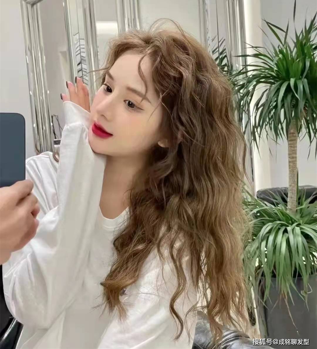 发型如果让你选择，你宁愿染发还是烫发？还是烫染都选择？