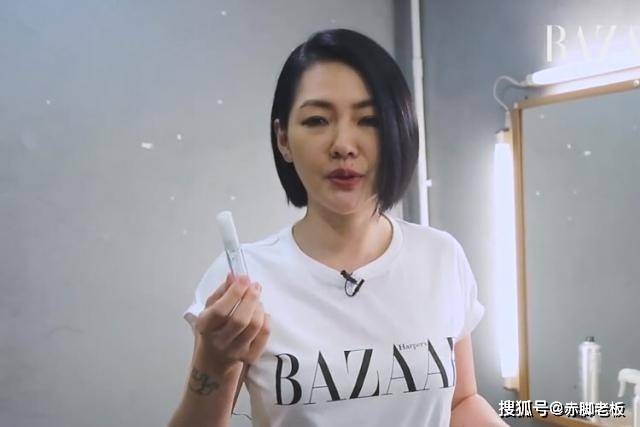 什么精致的女人出门包里都带什么？看到明星包里东西时，就知道差距了