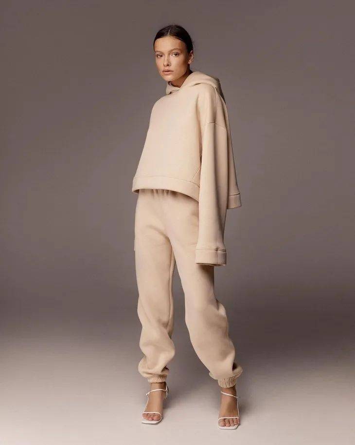 大嫂 下周穿什么 | 大嫂实力演绎，露腿的冬季穿搭都是耍流氓