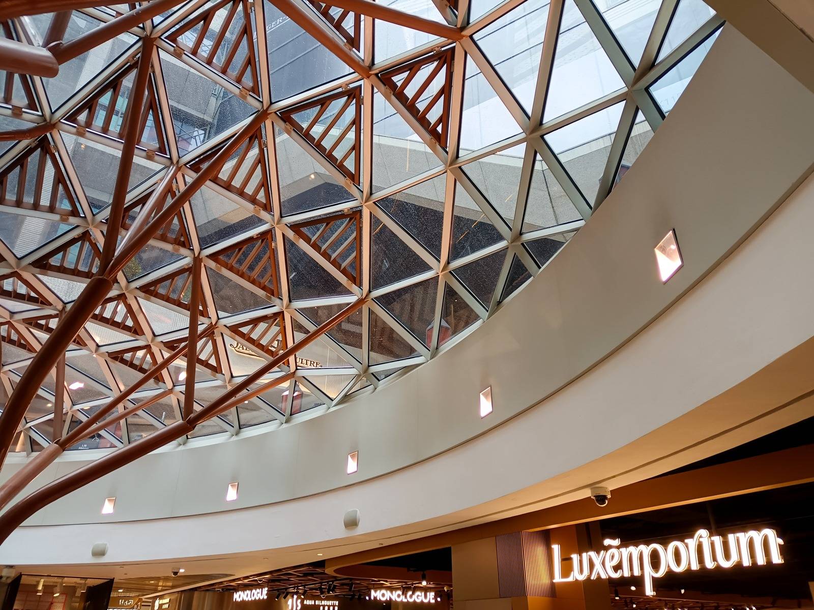 Type-C|掌控潮流玩转5G 荣耀60 SE双曲面屏同价位天花板