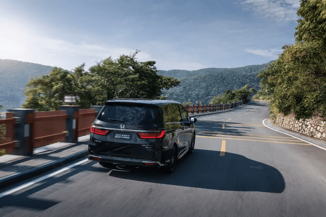 不给赛那加价的机会？30万MPV还有这三款可选