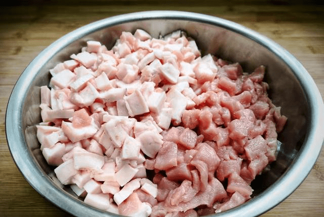 亲戚|陕西臊子肉的正宗做法，方法步骤告诉你，还没出锅就流口水了！