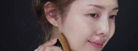 漂亮建议女生，不管多忙最好化“淡妆”，教你简单“4步”易学又漂亮