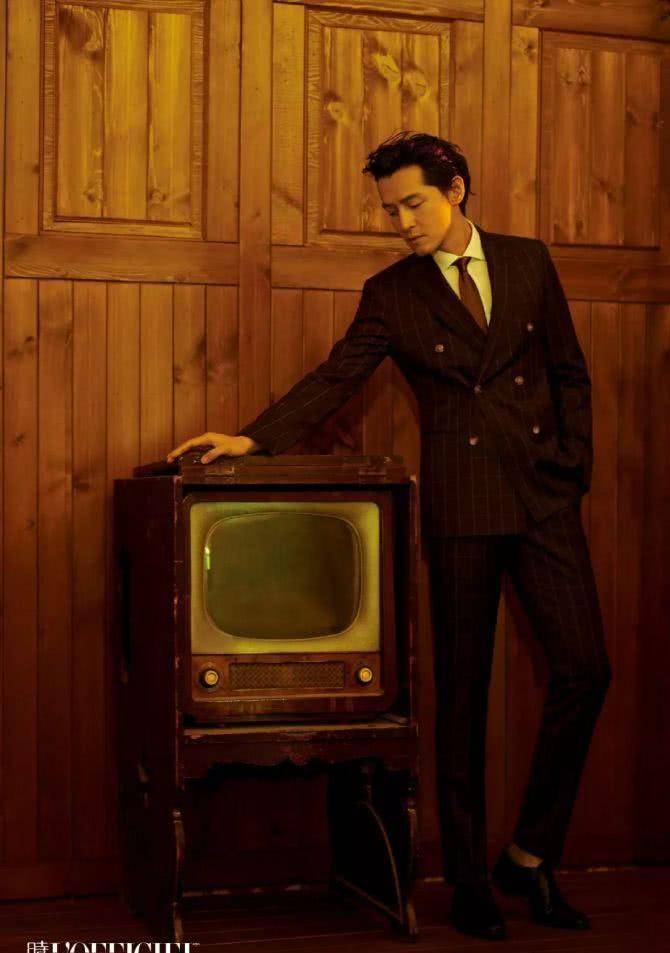 发型有颜任性!《攀登者》南京路演,胡歌长发再成焦点