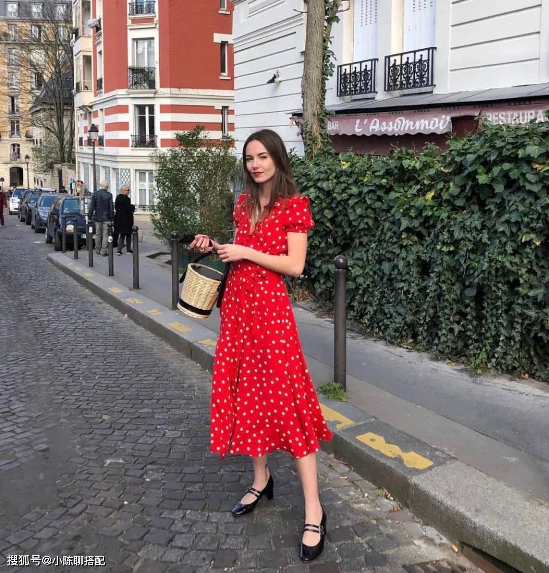 服装 难怪小个子博主都不穿老爹鞋了!今年流行的这双鞋太好看了