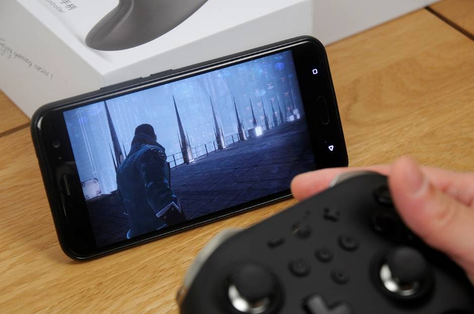 操作丝滑手感棒，自带宏定义！谷粒金刚2 Pro手柄试玩体验