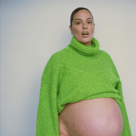 身材|180斤大码超模晒双胞胎孕肚！预产期时候大秀性感，无惧妊娠纹