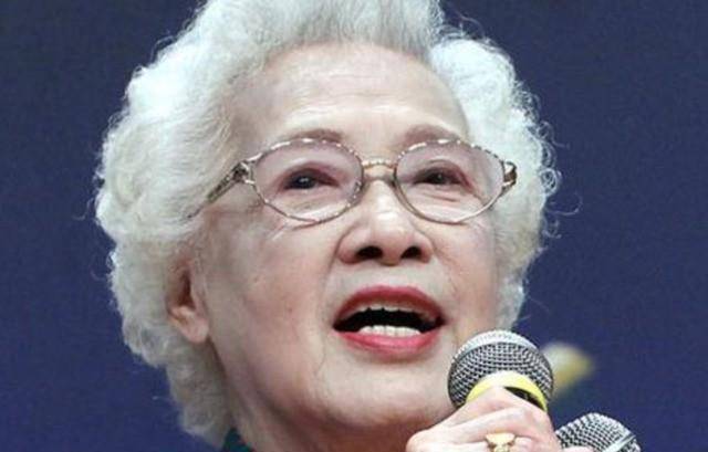 生活揭秘至今已98岁秦怡的保养之道，她一天是怎么过的，老还这么美