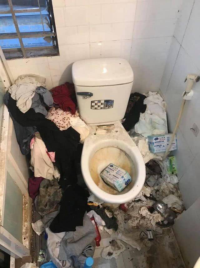 le的女子在社交媒体上分享了一组出租房的照片,堆满整个卫生间的垃圾