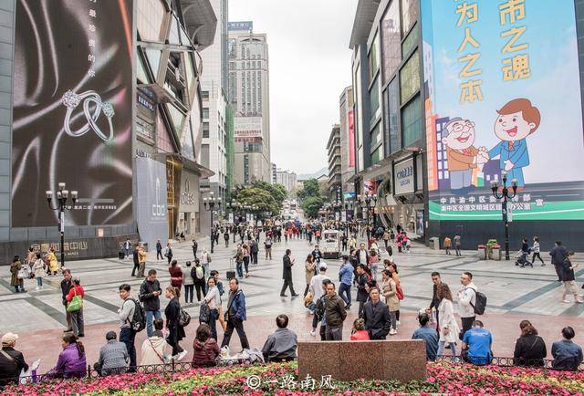 景点|重庆第一CBD，常年游人如织，气质堪比香港中环和纽约曼哈顿