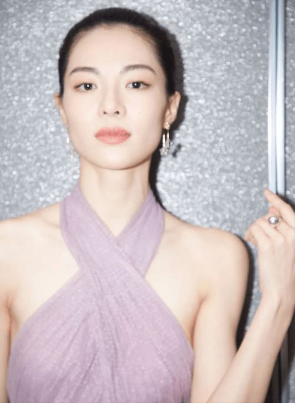 变化初见时颜值惊为天人的娱乐圈女明星都有谁呢，看看你们喜欢她们吗