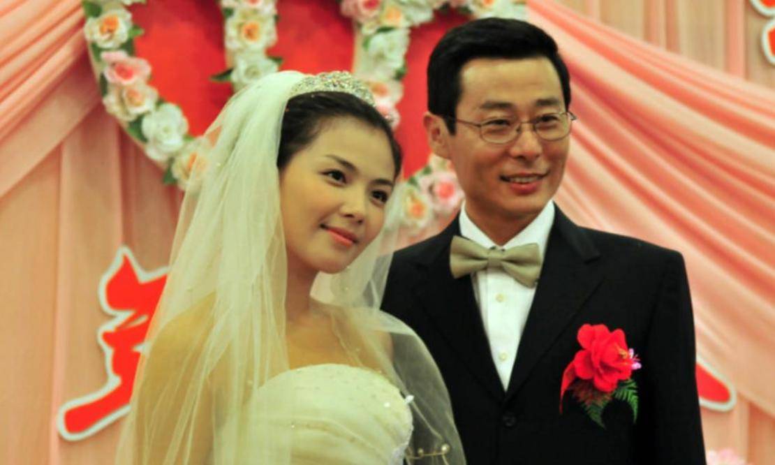 演员霍青老婆的照片图片