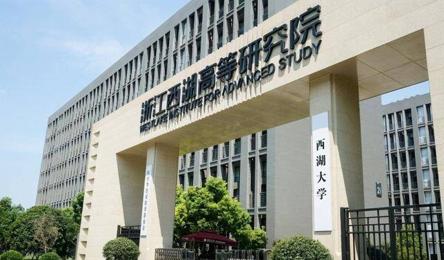 从老师到首富再到"老师",马云的人生真可谓一波三折_阿里_大学_湖畔