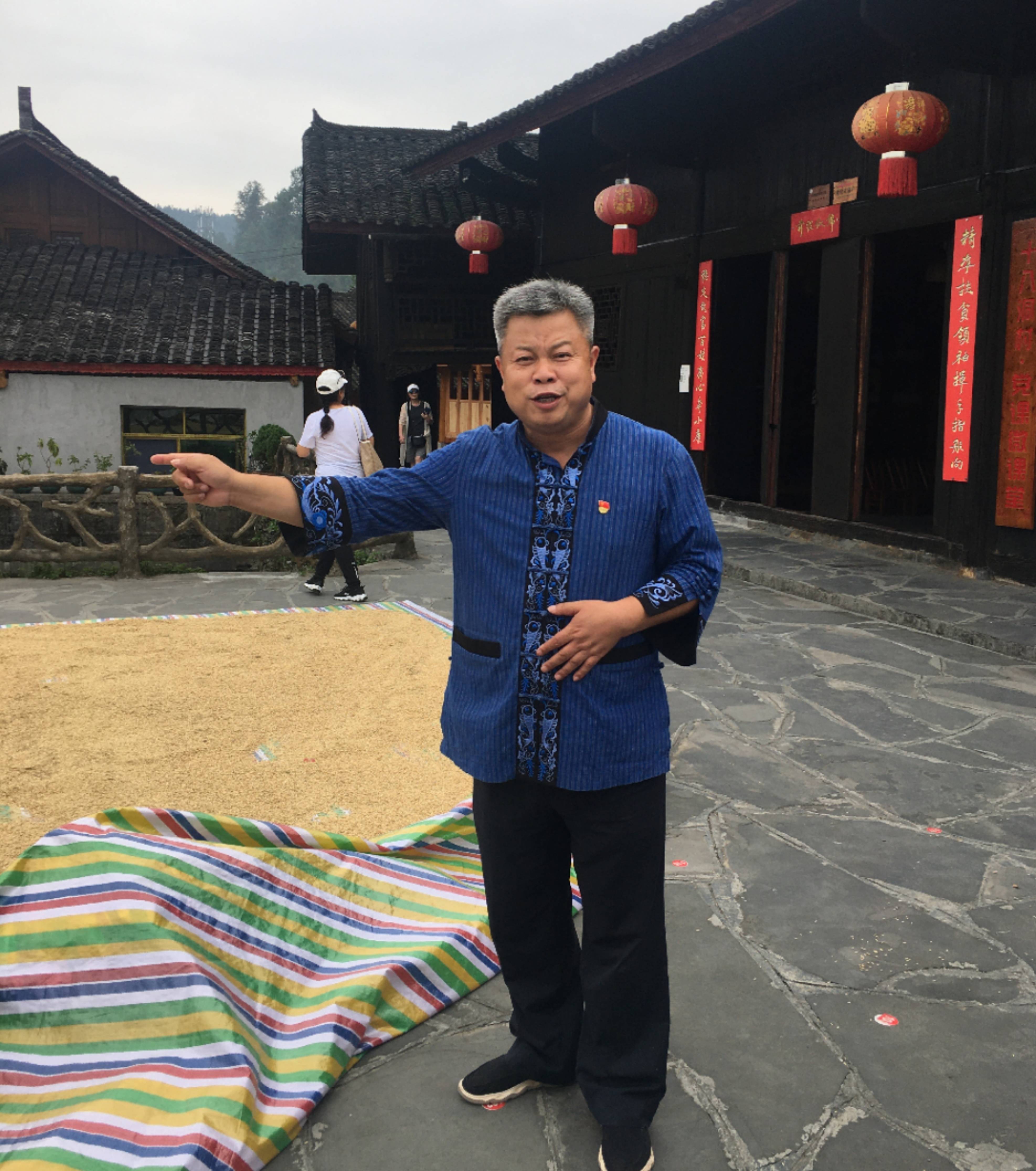 靓萌女孩心系十八洞