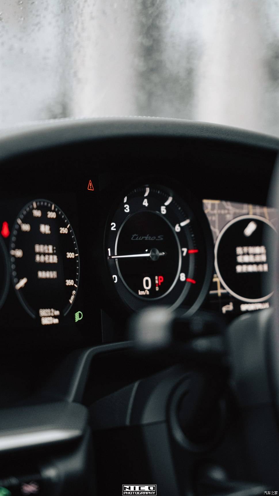 导航整合到仪表台上是近年来超跑的趋势,tbs毫无疑问跟上了潮流无处不