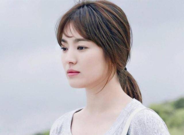 脸部“网红脸”已不吃香，“小方脸”才高级！搭配这三种刘海，超好看