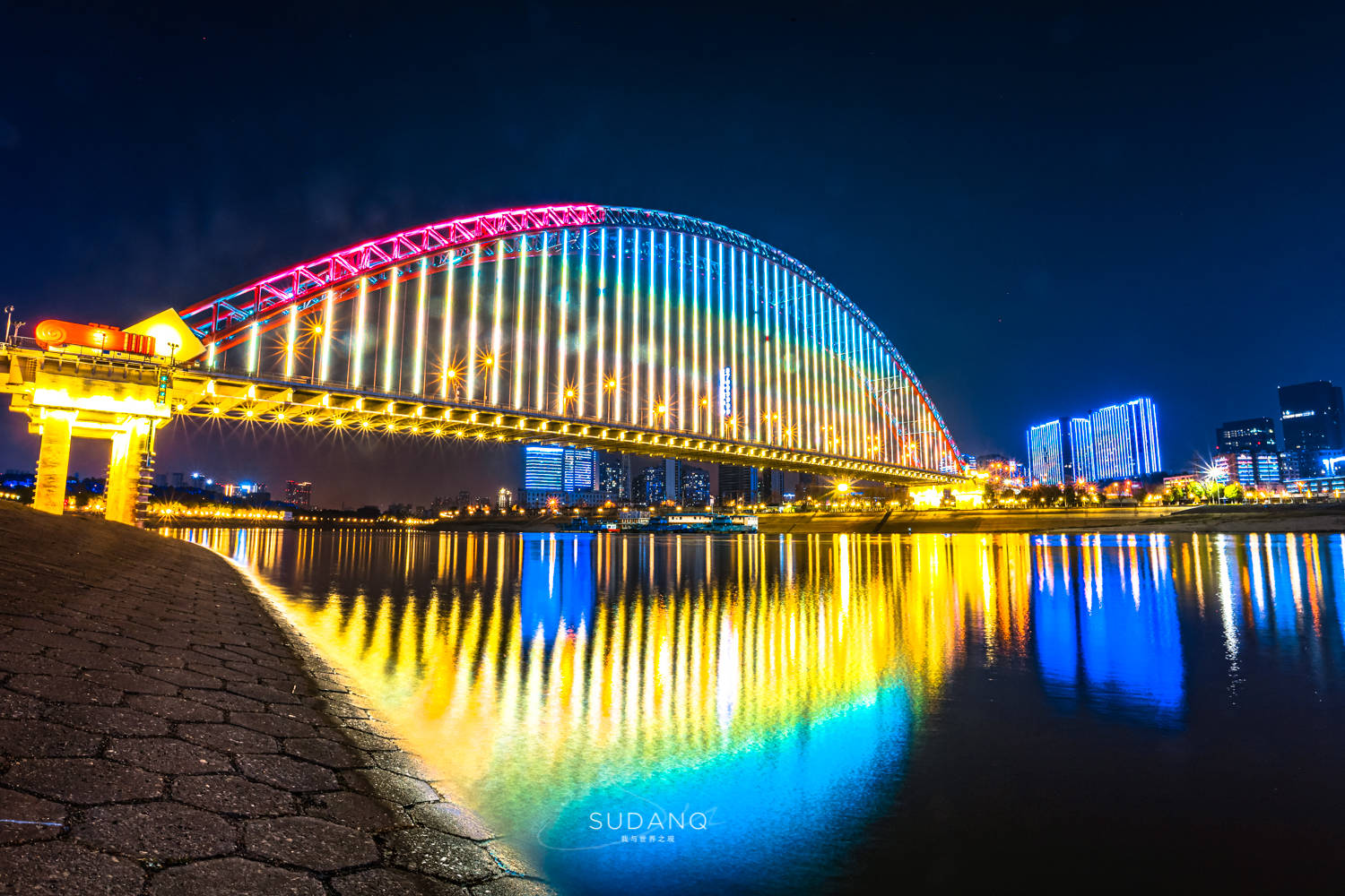 武汉的桥夜景图片