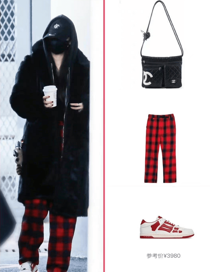 绝版 杨幂穿搭太抢镜,身背高价绝版“二手包”,小挂件让粉丝秒抢空