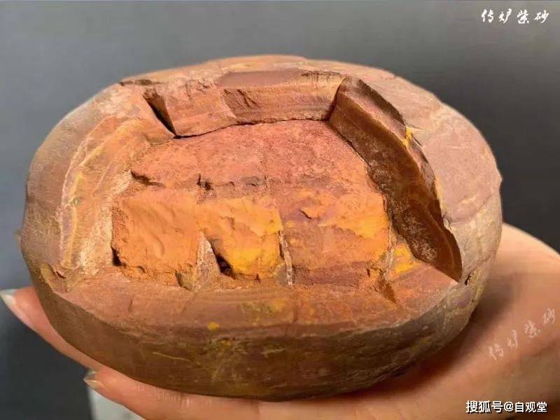 石黄泥特点汪青政老师直播间内展示石黄汪青政老师1