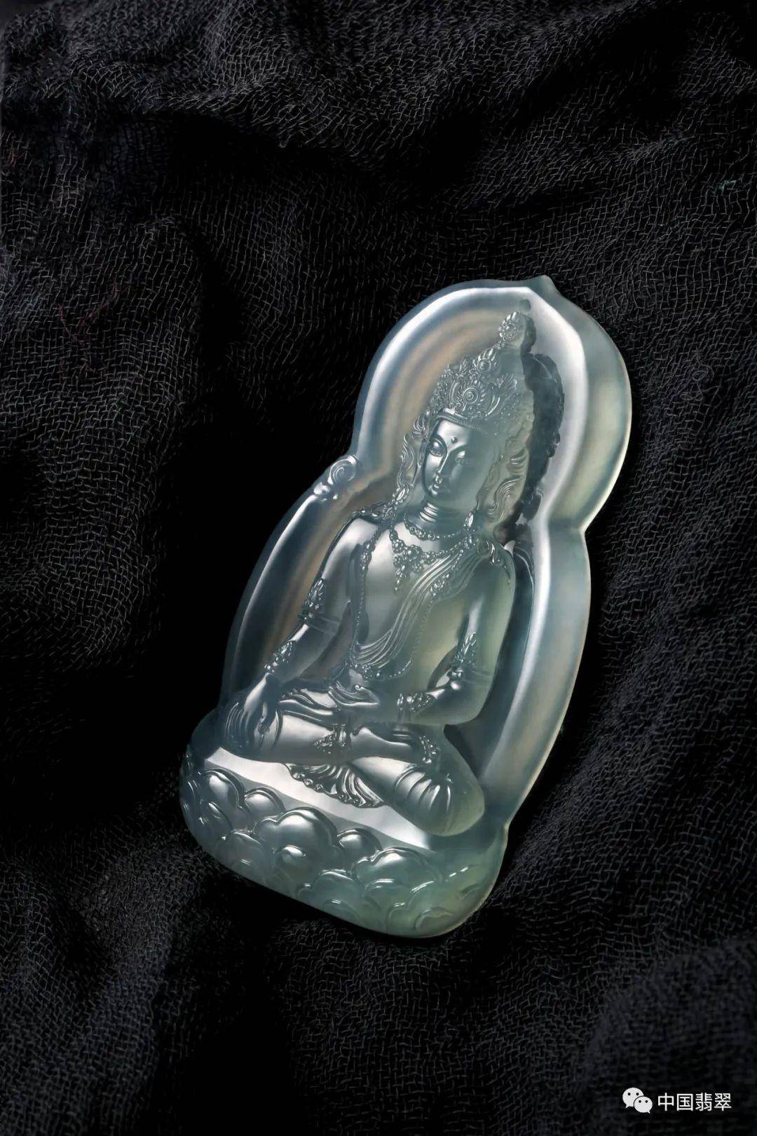 林乔风光无限在山顶