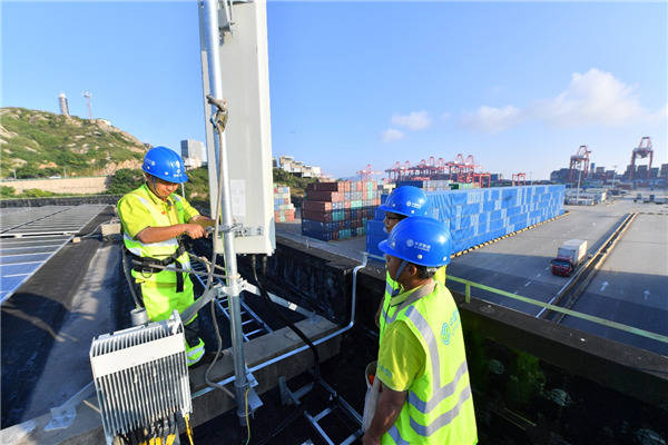 “双千兆”建设主力军上海移动做客《新基建领跑2022》