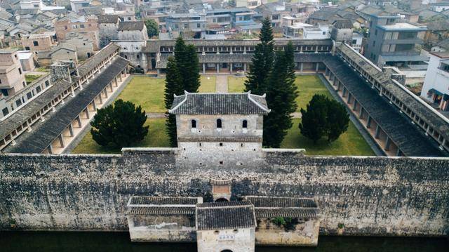 广东韶关有座惊世碉堡,景色一流,外形让人匪夷所思_古村_双峰_仁化