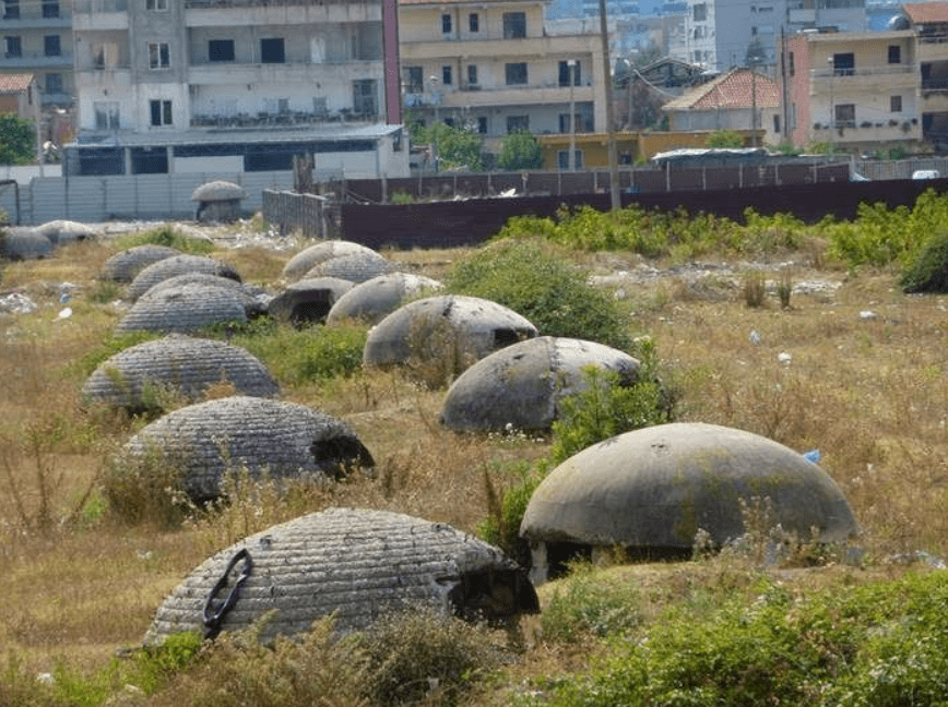 阿尔巴尼亚只有285万人为何要修17万座碉堡为了防哪个国家