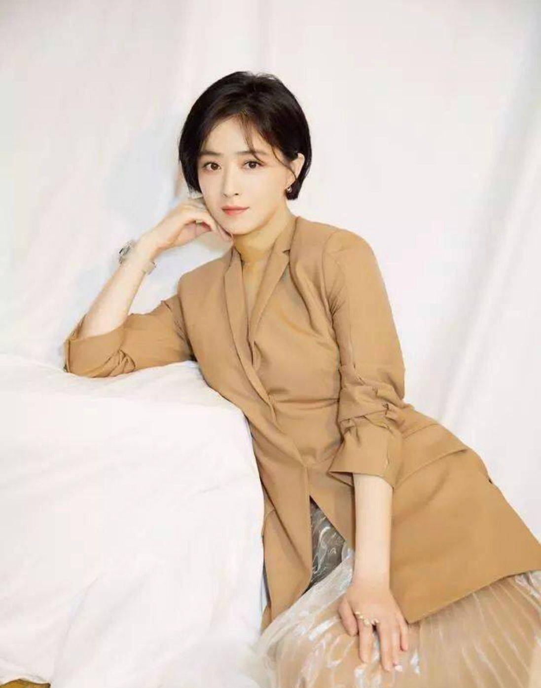 发型被蒋欣的“遮脸发”惊艳到了:终于明白什么叫发型决定气质