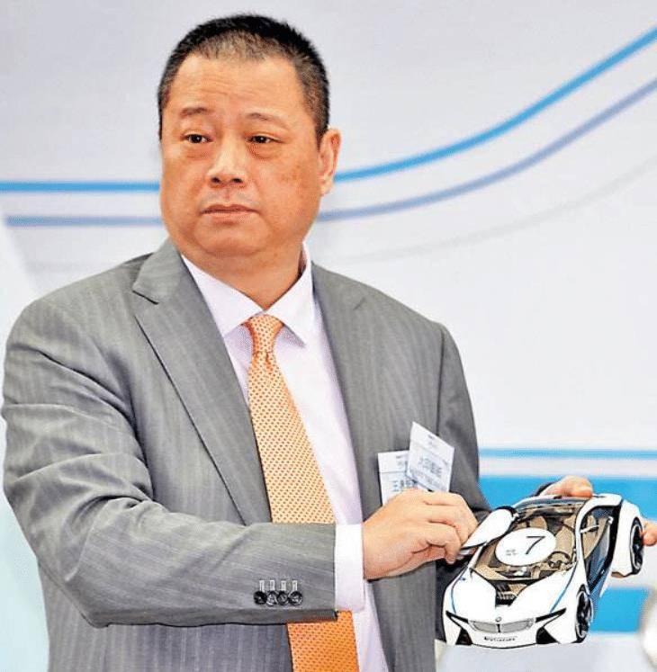 富豪投资700亿建中国第一高楼,结果却成第一烂尾楼_潘苏_足球_高银