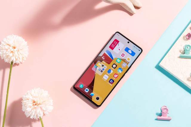 如何将防弹衣材料应用到手机上，iQOO 9 Pro赛道版探索全新设计