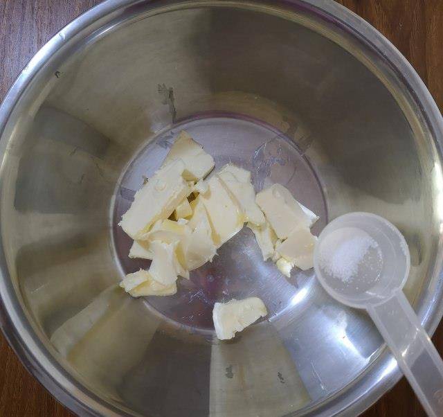 面团|黑芝麻小麻花，口味咸香，口感酥脆，好吃停不下来
