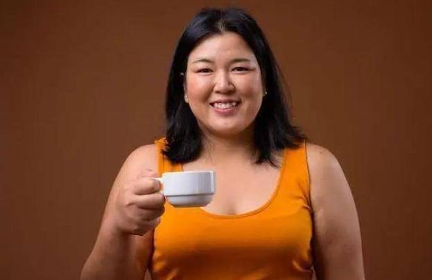 体重女性过了50岁，体重多少比较合适？对照一下，或许你并不算胖