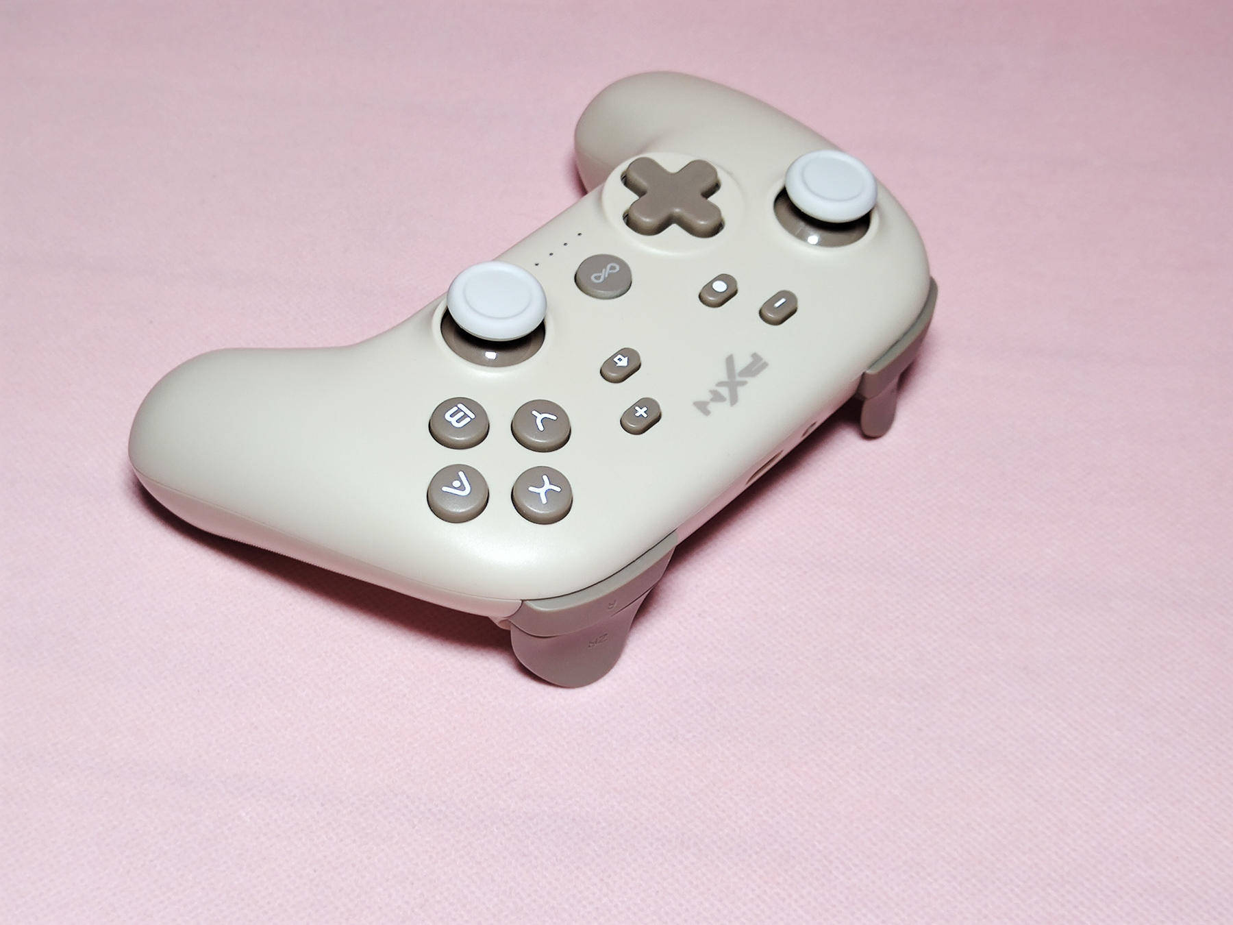 莱仕达游戏手柄，陪你度过不一样的假期，伴你经历每一段奇遇