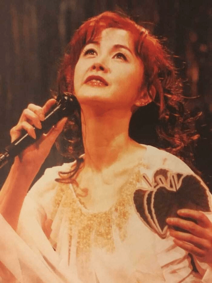 原創捧紅王菲養活半個樂壇卻一生未婚未育這位傳奇天后誰敢不服